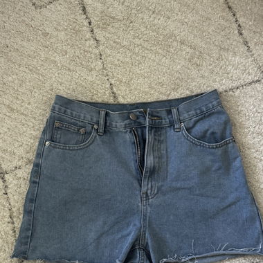 Kurze Jeans-Hosen