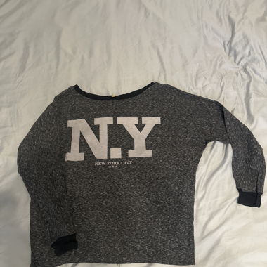 Sweatshirt