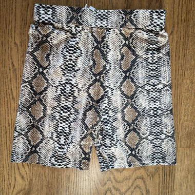 Short cycliste motif serpent
