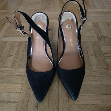 River Island-Absatz