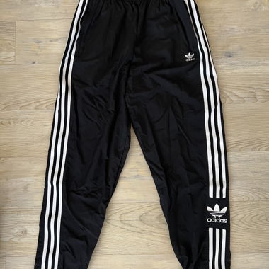 Pantaloni da allenamento Adidas neri