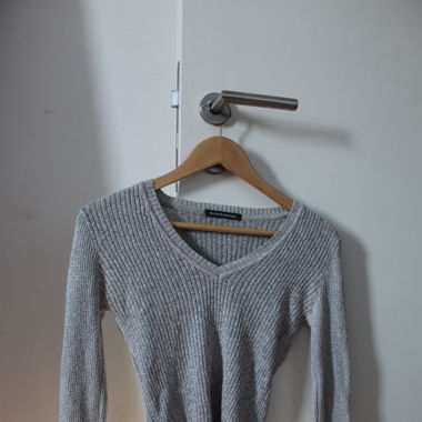 Long sleeve gray top