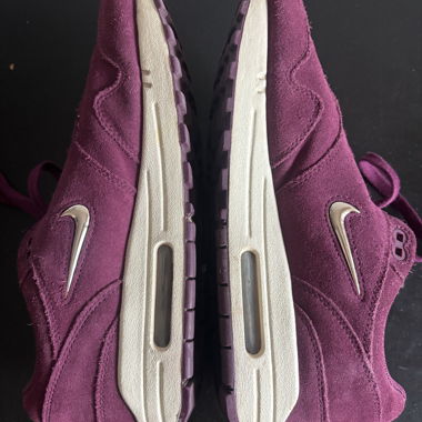 Baskets Air Max Nike couleur prune