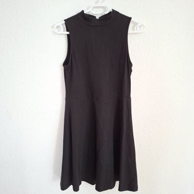 Sleeveless dress