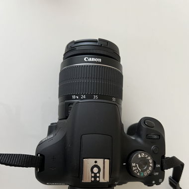 Canon EOS 2000D