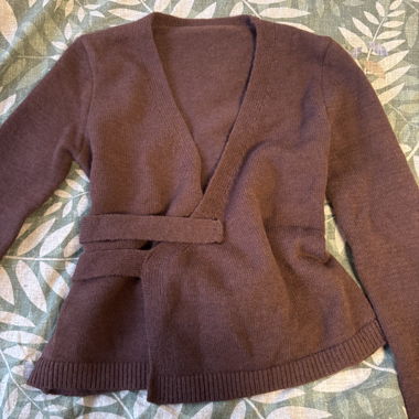 Brauner Cardigan im Kimono-Stil