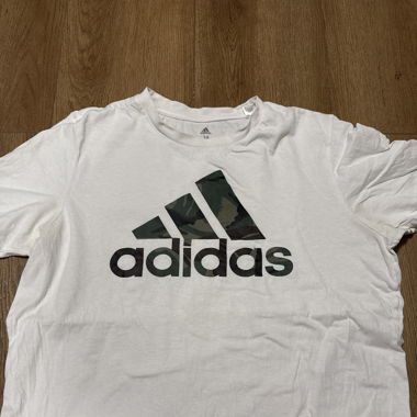 Adidas T-shirt