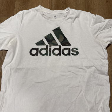 Adidas T-shirt
