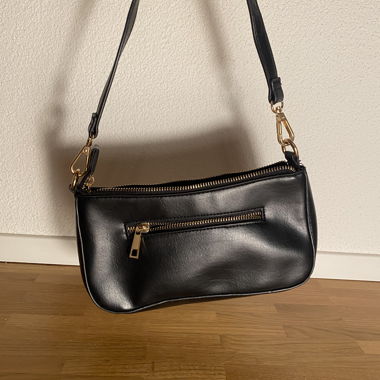Schwarze shoulder bag