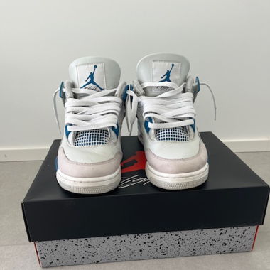 Jordan 4 military blue 2024