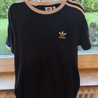 Adidas T-Shirt
