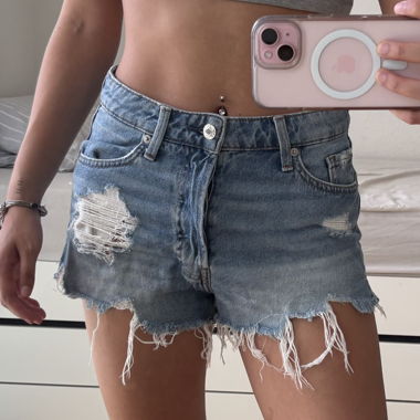 Mid rise summer short 