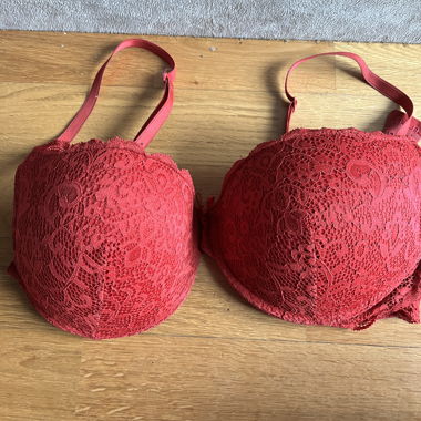 Reggiseno in pizzo rosso
