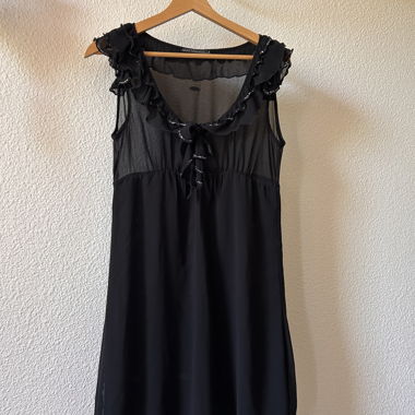 Robe noire GAUDI