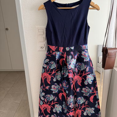 Kleid mit Blumenmuster