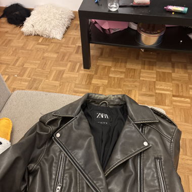 Veste en cuir Zara 