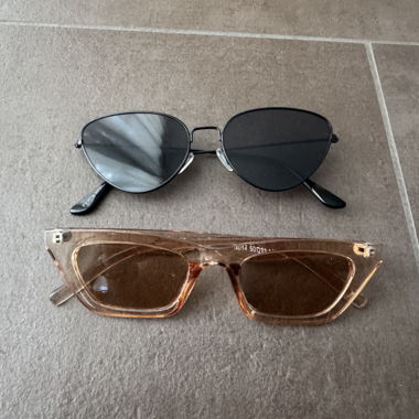 Sonnenbrillen Set mit Etuis