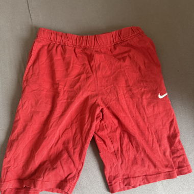 Pantaloncini Nike rossi