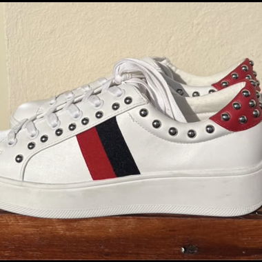 Baskets Steve Madden blanches cloutées