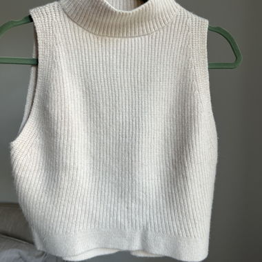 Knitted beige vest