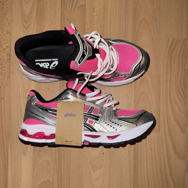 Chaussures de course ASICS rose/argent