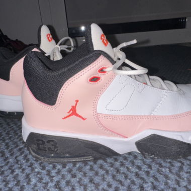 Baskets Jordan rose/blanc