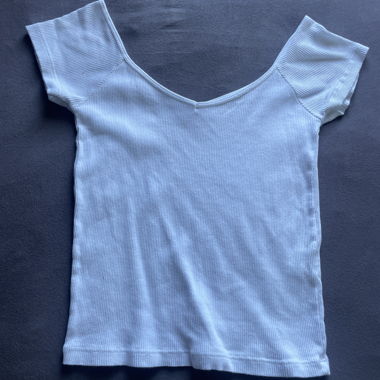 T-shirt bianca Brandy a scollo a V