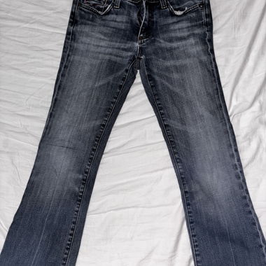Jeans mit Stickerei
