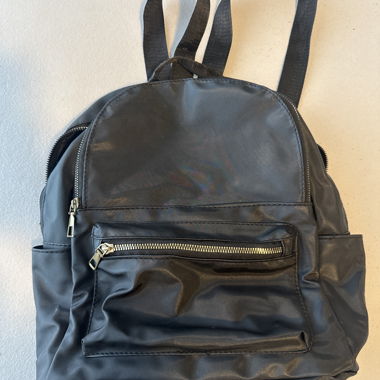 Schwarzer Rucksack