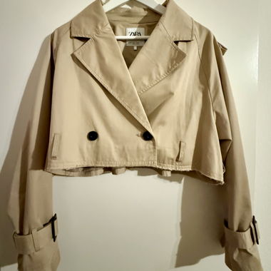 Short trench coat