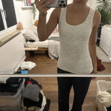 Weisses Spitzen-Tanktop