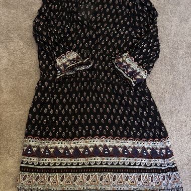 Robe bohème noire à motif
