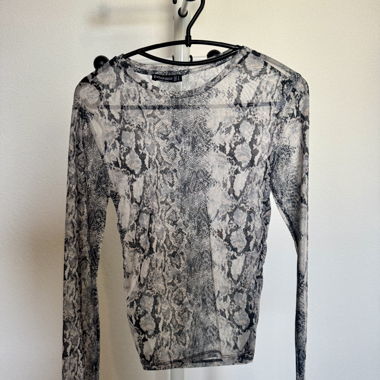 Top trasparente motivo serpente Stradivarius M