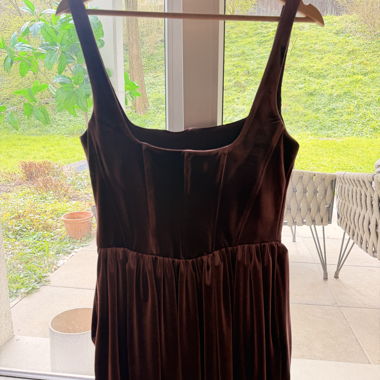 Bordeauxfarbenes Samtkleid EUR 5