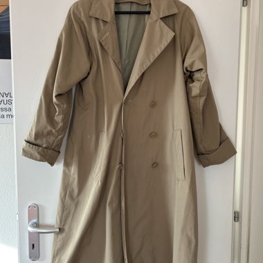 Trench coat rather dark beige, size L like M, very old but intact