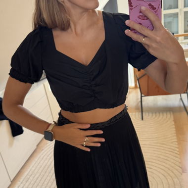Black crop top with puffy sleeves