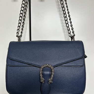 Stylische dunkelblaue Tasche