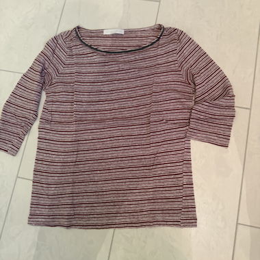 Tshirt con applicazione sul collo