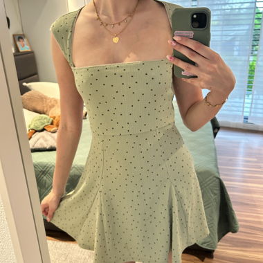 Robe courte verte à imprimé étoiles