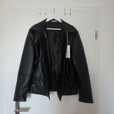 Giacca nera in ecopelle Zara L