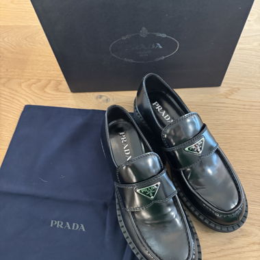 Mocassins Prada noirs