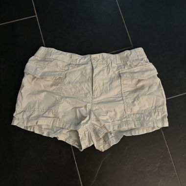 Short corti beige da donna