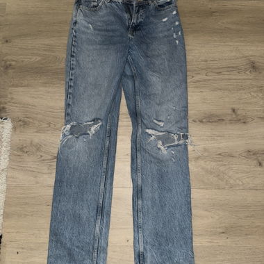Jeans con buchi (ZARA), Taglia 34