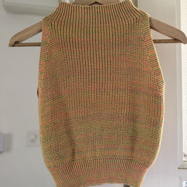 Ärmelloser Strickweste