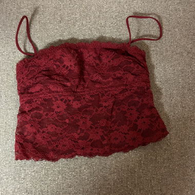 Top en dentelle rouge