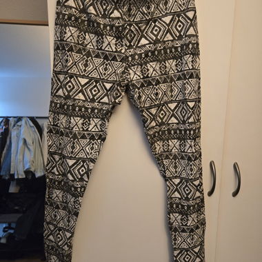 Patterned leggings
