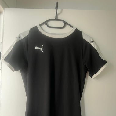 sport shirt