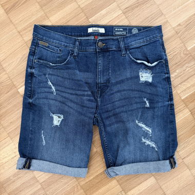 Shorts di jeans con look vissuto