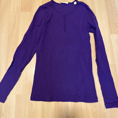 Haut lilas à manches longues
