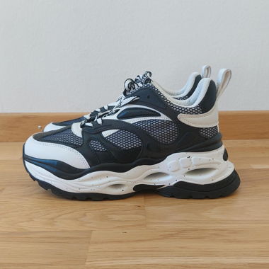 Buffalo black and white platform shoes